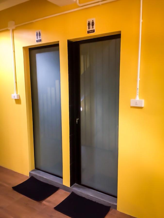 Artistel (Adults Only) Hostel Chiang Mai Exterior photo